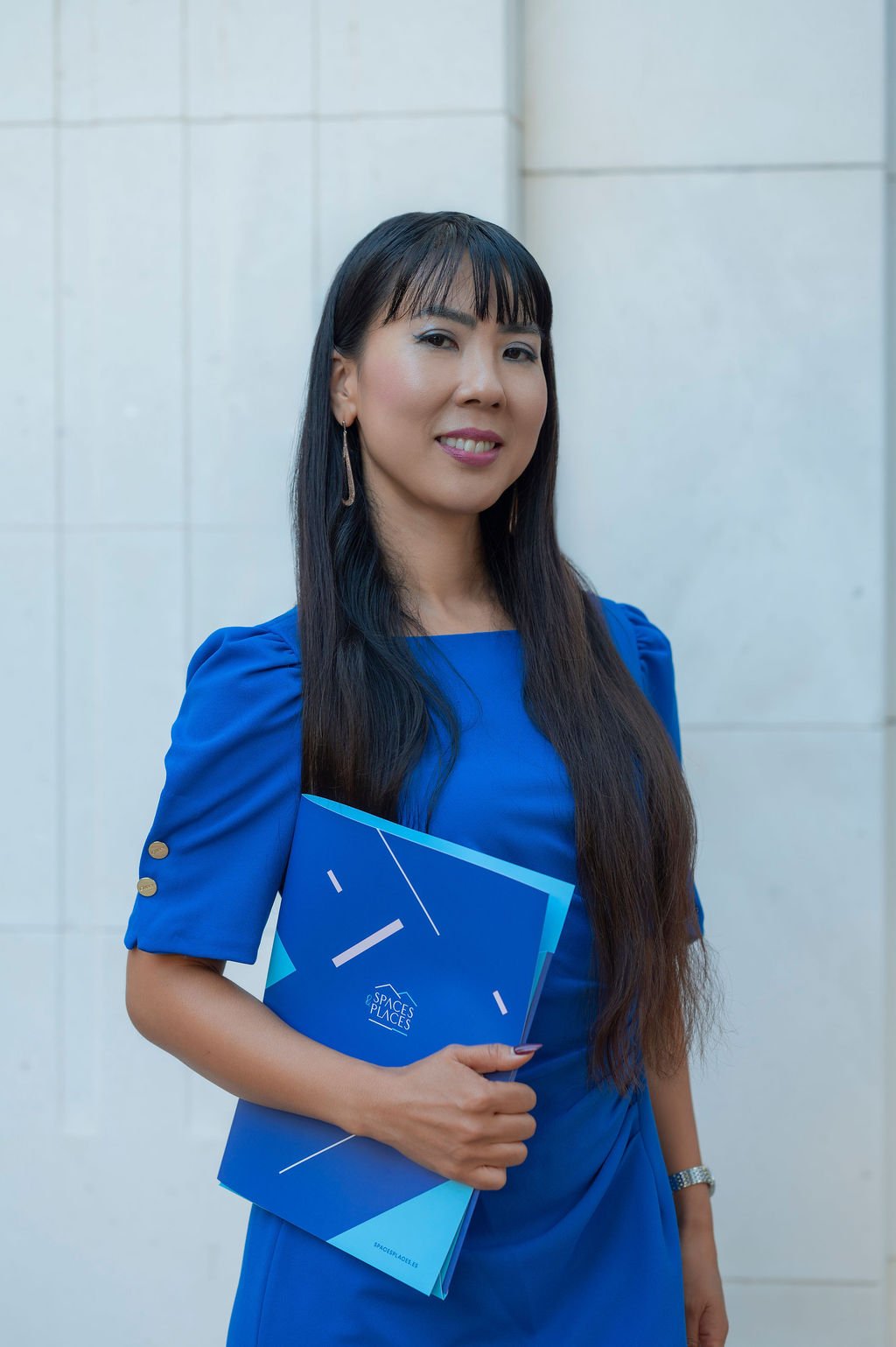 Luz - real estate agent