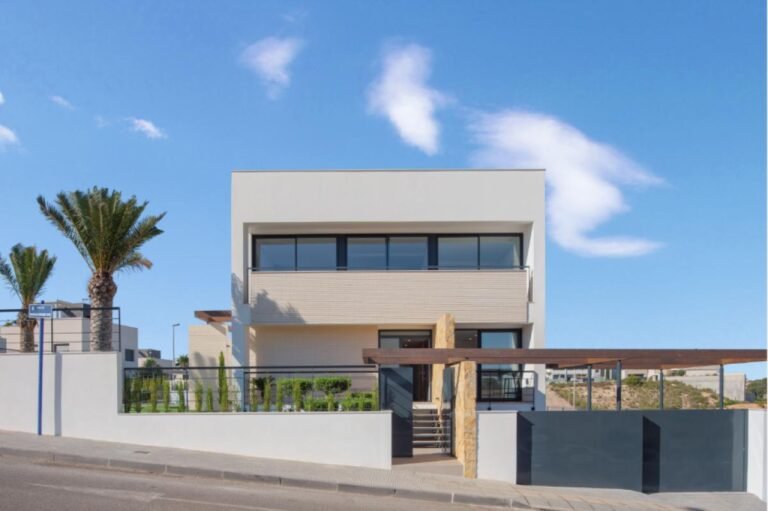 5-bed Villa in Pilar de la Horadada
