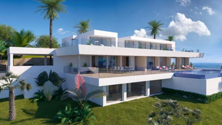 6-bed Villa in Benitachell