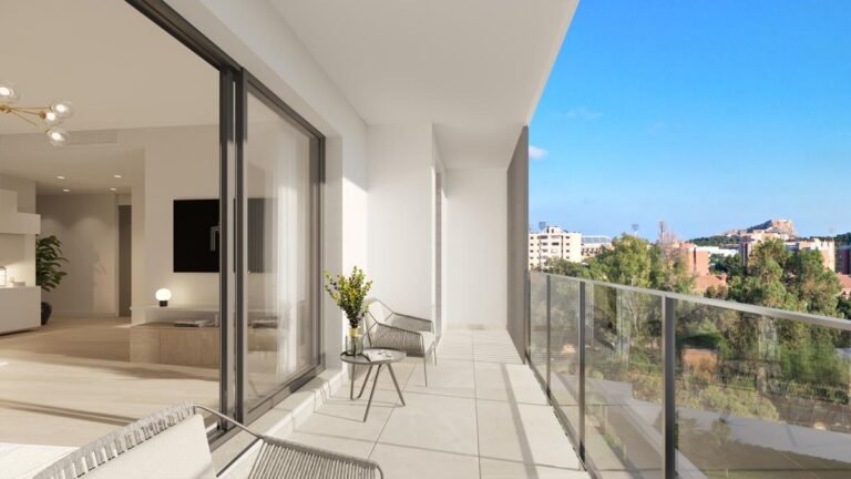 3-bed Apartment in Alicante