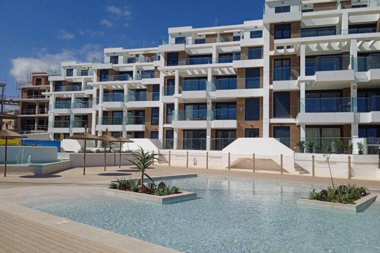 2-bed Apartment in Denia