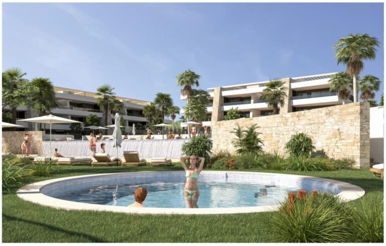 3-bed Apartment in Amoros