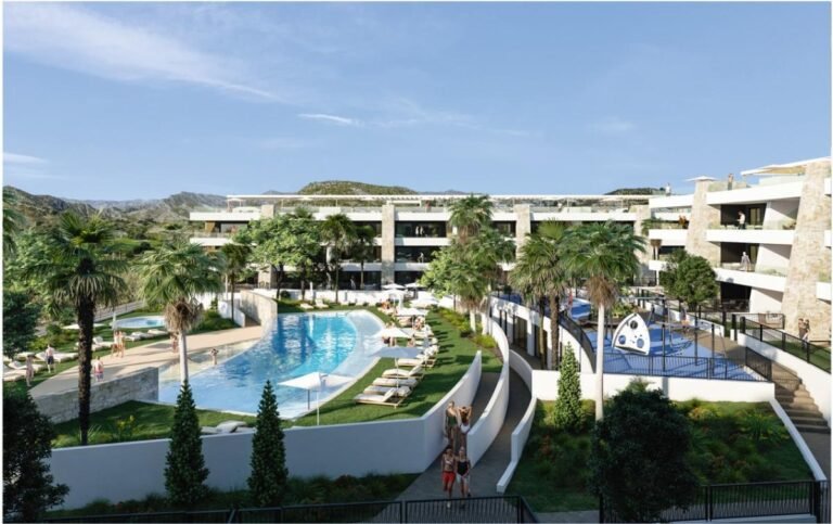 3-bed Apartment in Amoros