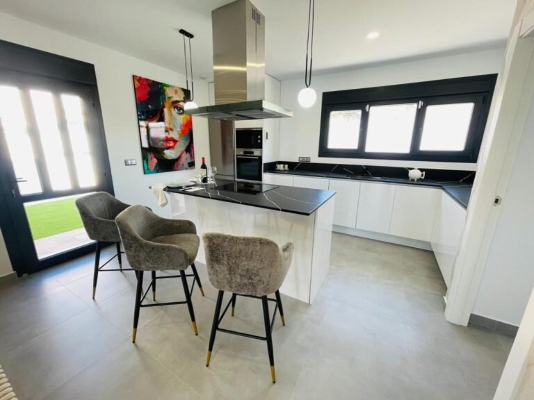 5-bed Villa in Torrevieja