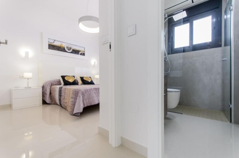 4-bed Villa in San Miguel de Salinas