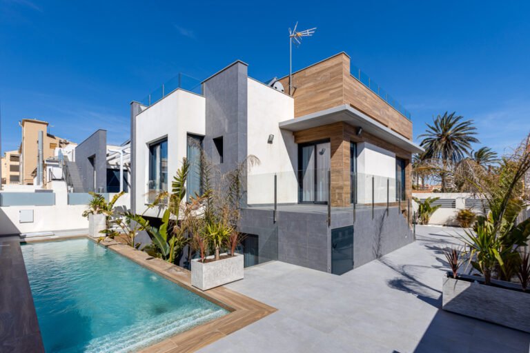4-bed Villa in Torrevieja