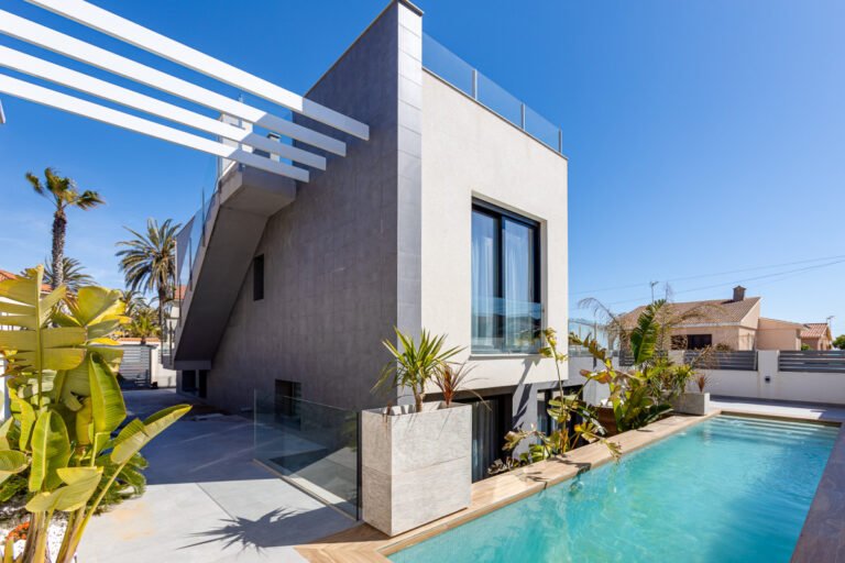 4-bed Villa in Torrevieja