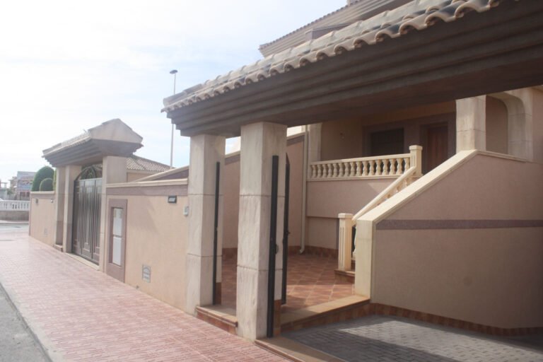 2-bed Townhouse in Torrevieja