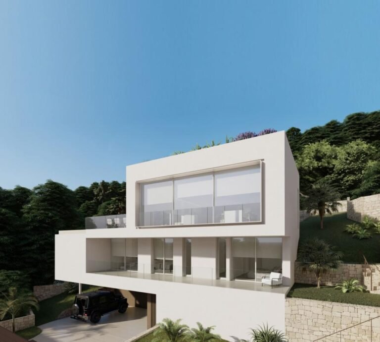 4-bed Villa in Denia