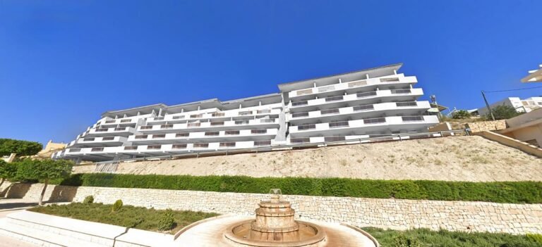 4-bed Apartment in Relleu