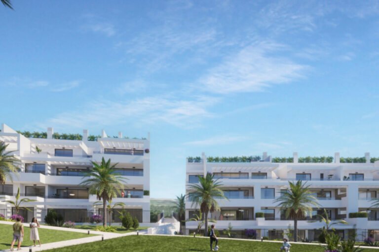 2-bed Apartment in Estepona
