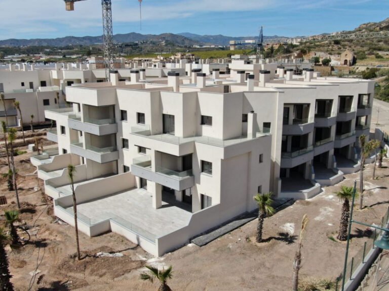 3-bed Apartment in Almayate Bajo