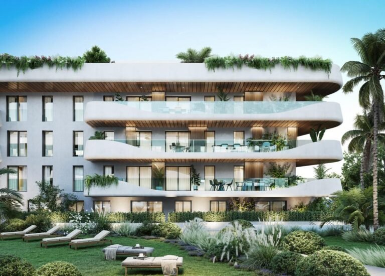 4-bed Apartment in Marbella
