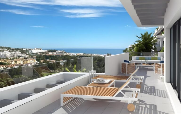 2-bed Apartment in Mijas